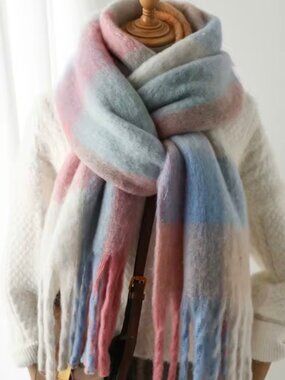 NWT Park and Buzz Layer Up Cozy Plaid Blanket Scarf